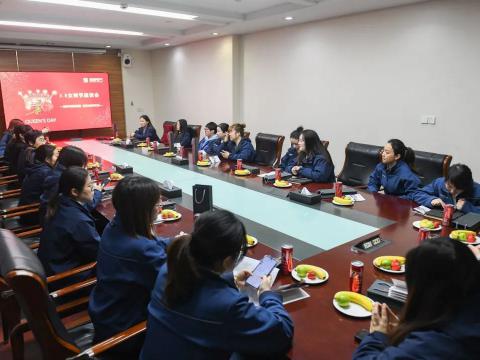 女神节快乐 | 愿你熠熠青春，绽放光线