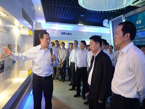 镇江市委书记夏锦文莅临GALAXY银河国际股份视察